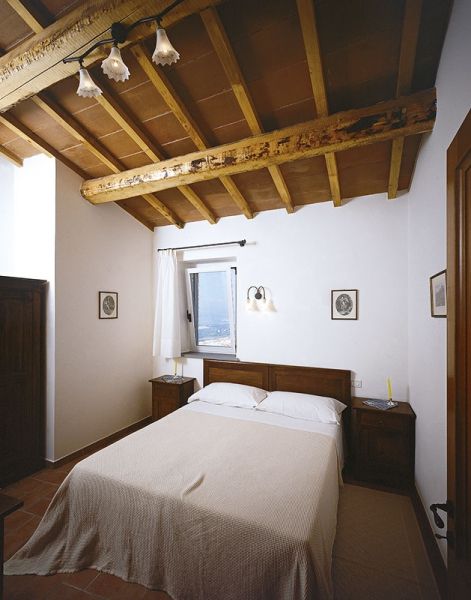 8-holidays-houses-in-umbria-gay-friendly-apartments-with-pool-torgiano-assisi-italy